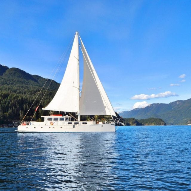 Island Solitude sailing - Island Solitude