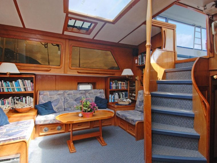 Roamer salon