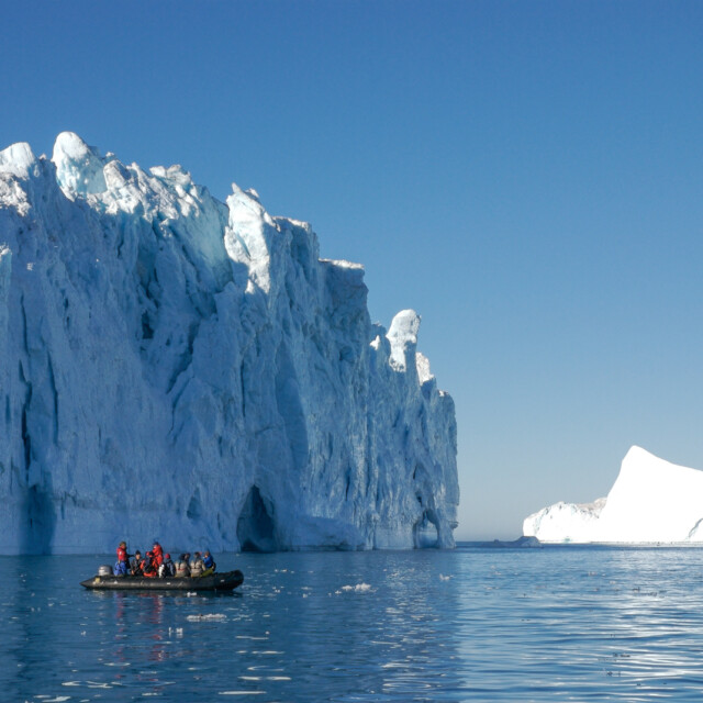 Zodiac cruise in Ilulissat