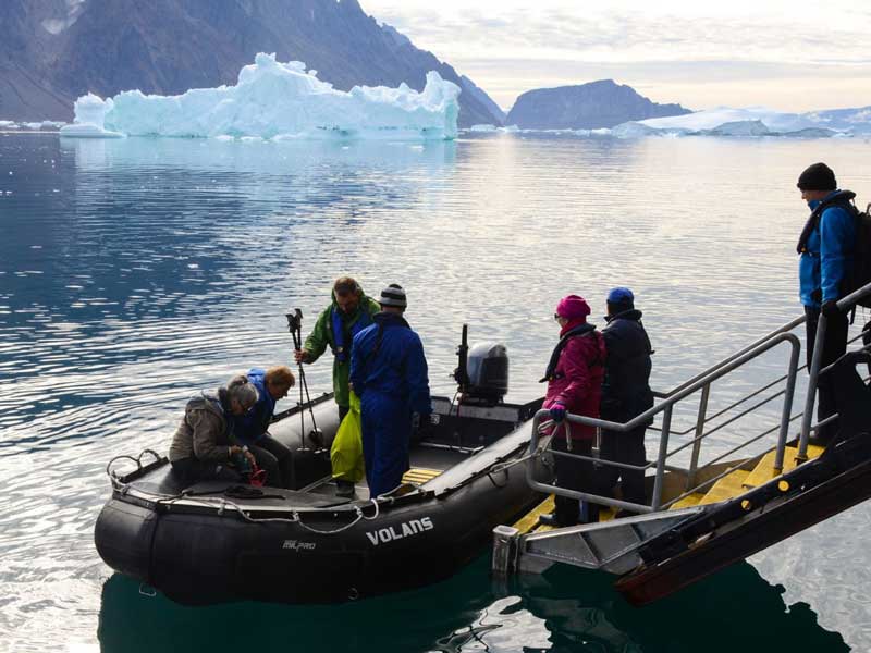 zodiac cruise in the Canadian arctic