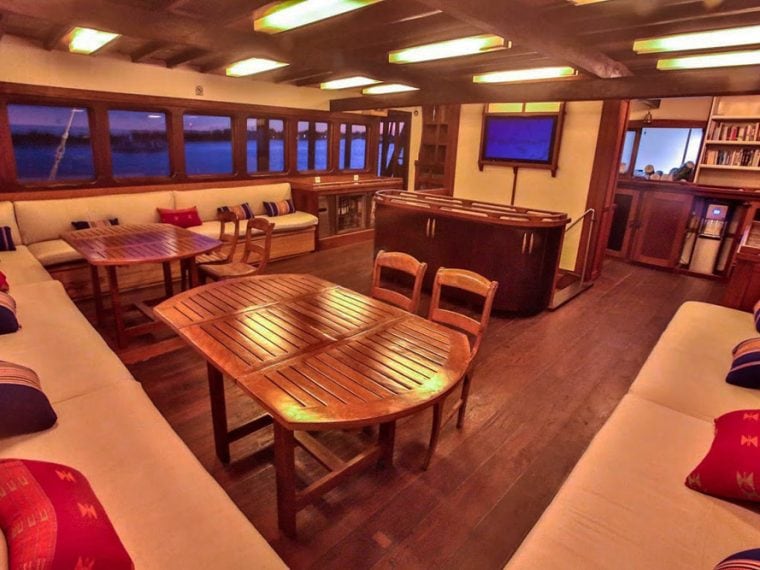 Ombak Putih Lounge