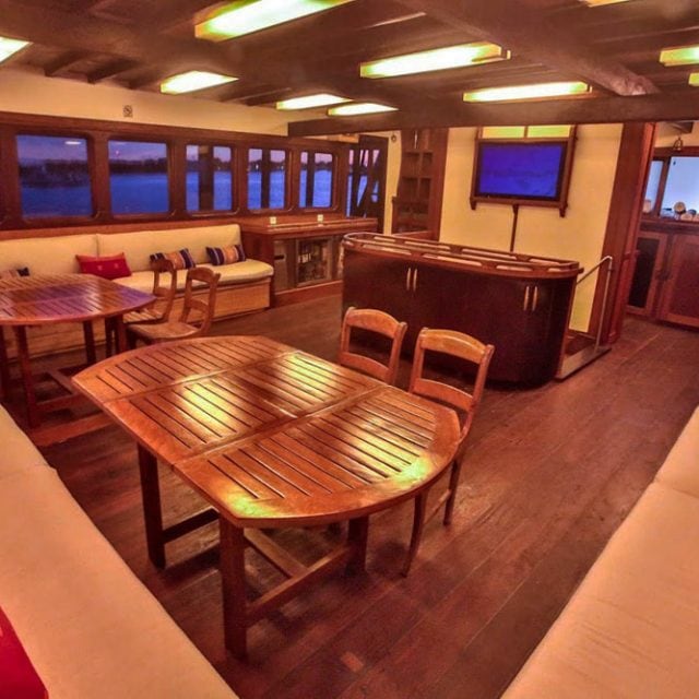 Ombak Putih Lounge