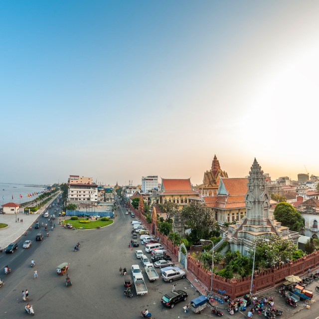 Wat Ounalom At Sunset In Phnom Penh, Cambodia