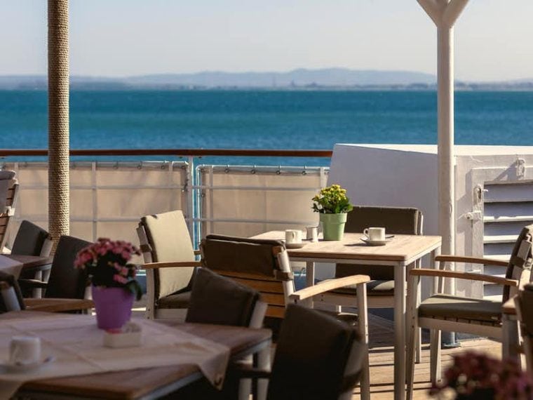 MS Seaventure Lido Deck