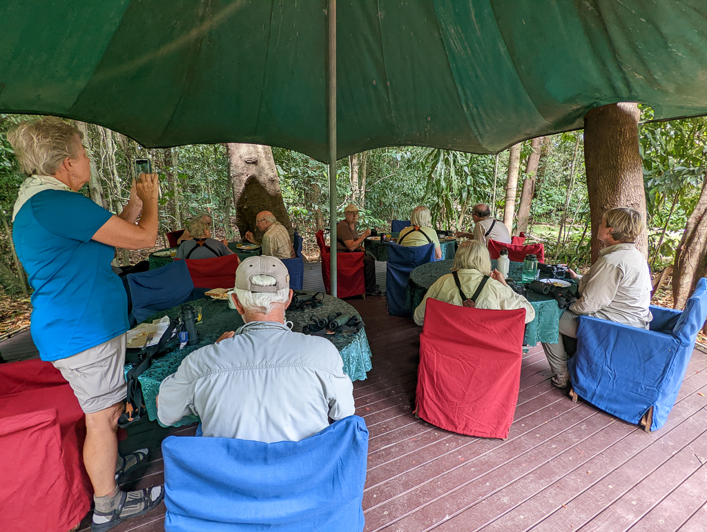Having lunch Kingfisher Park, Australia