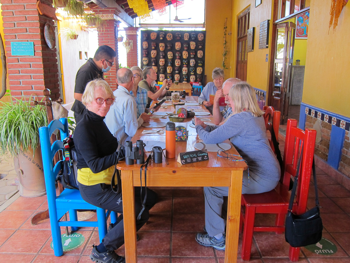 Lunch en route to the Sierra