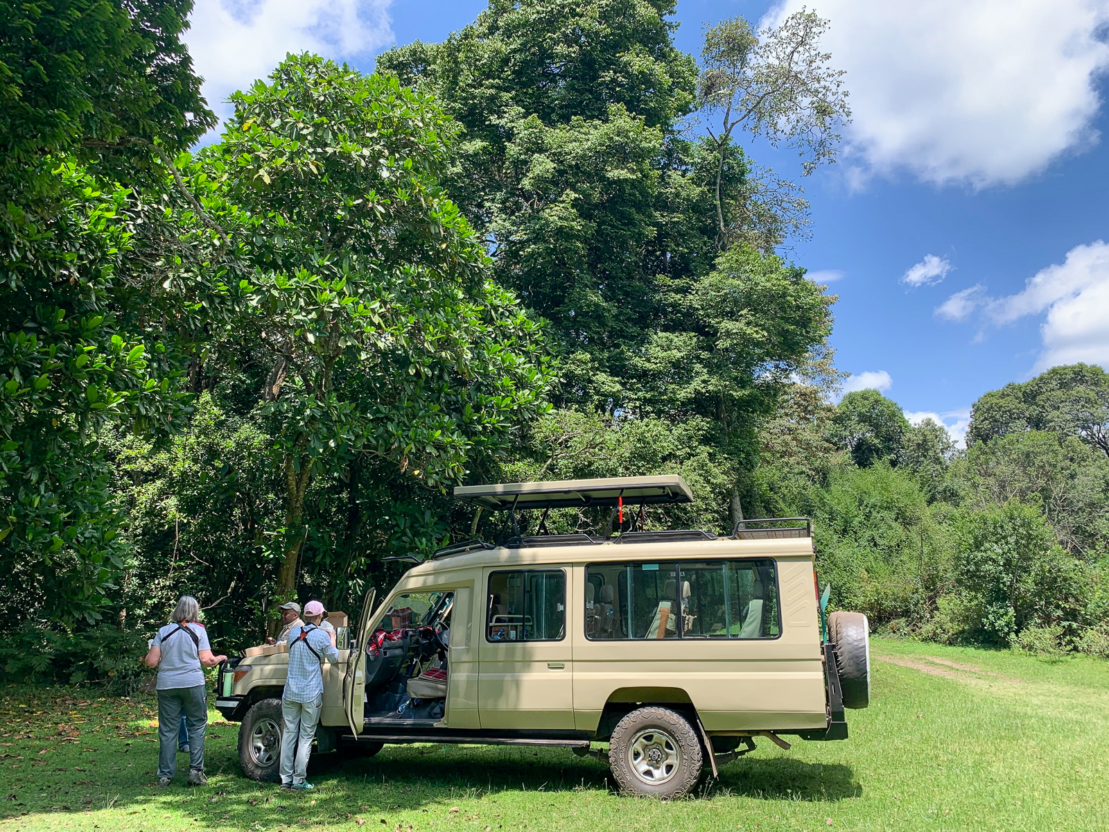 Picnic lunch in Arusha National Park