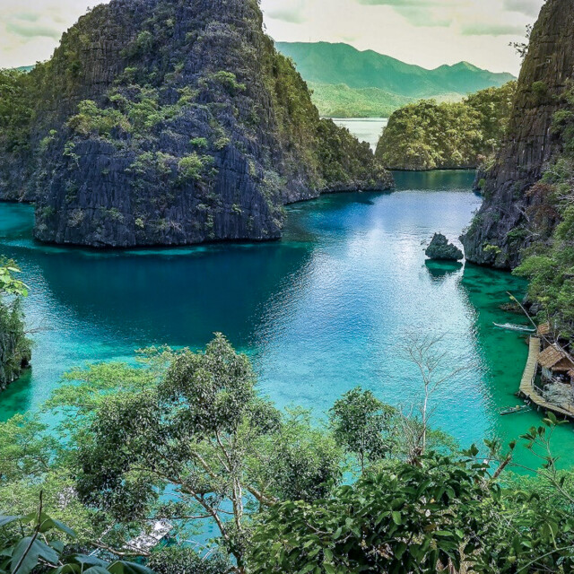 Kayangan Lake