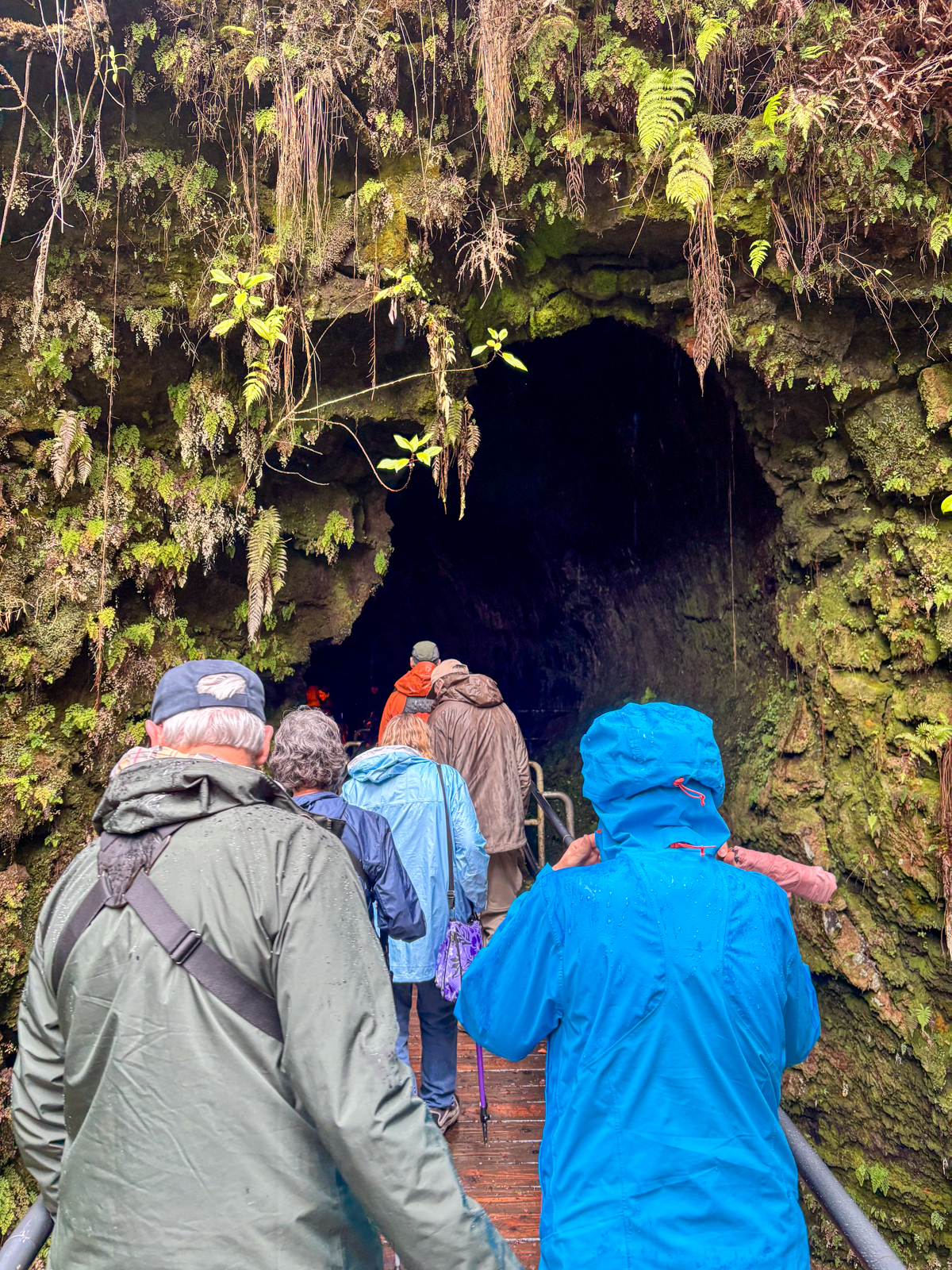 Entering Nahuku - Thurston Lava Tube