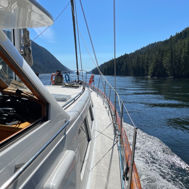Cruising on sailboat, Great Bear Sea