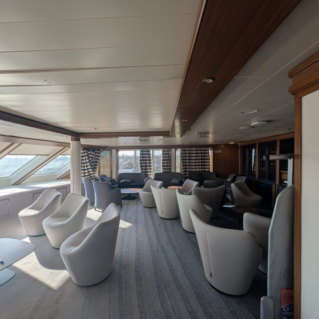 Observation Lounge - Discoverer