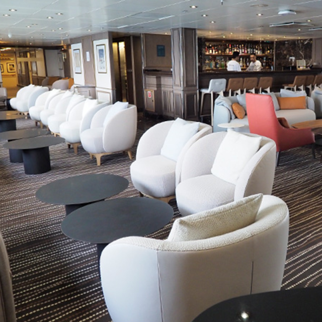 Main Lounge, Discoverer - Discoverer