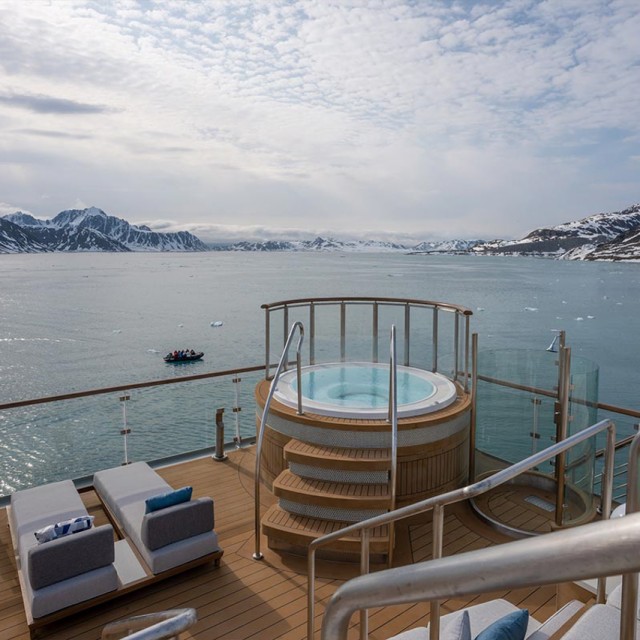 Pool Deck - Ocean Albatros