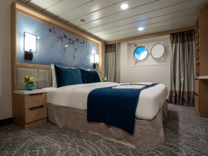 Porthole Cabin Albatros